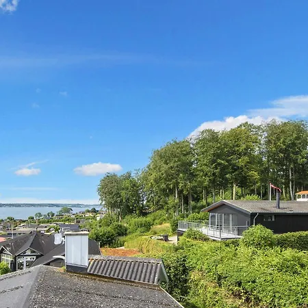 8 Person In Aabenraa-by Traum אבנרה